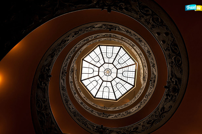 Content_2013_rome_vatican_stairs